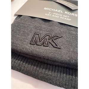 Michael Kors, 2 - Piece Set Hat & Scarf